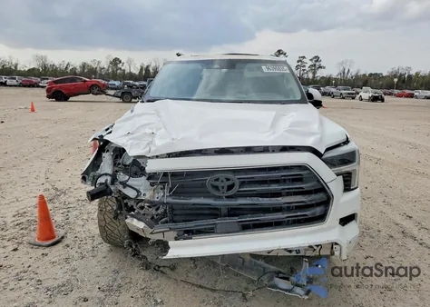 2024 Toyota Sequoia Sr5 z USA, uszkodzony, nr VIN 7SVAAABA0RX038917